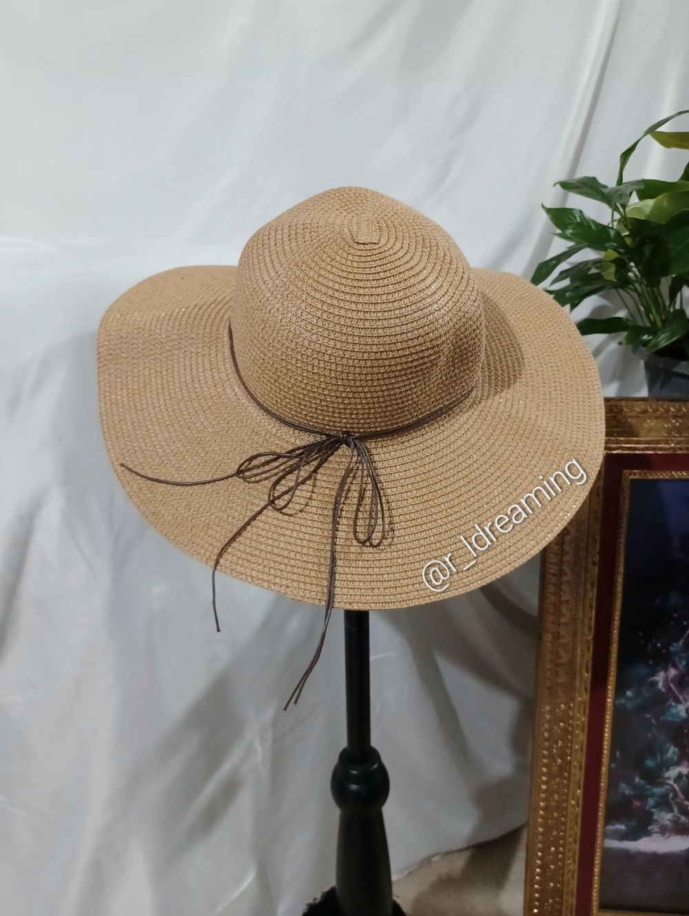 Women's Wide Brim Tan Straw Sun Hat Size 57cm NWOT